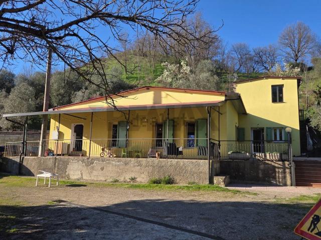 Case e ville in vendita di 250 m²