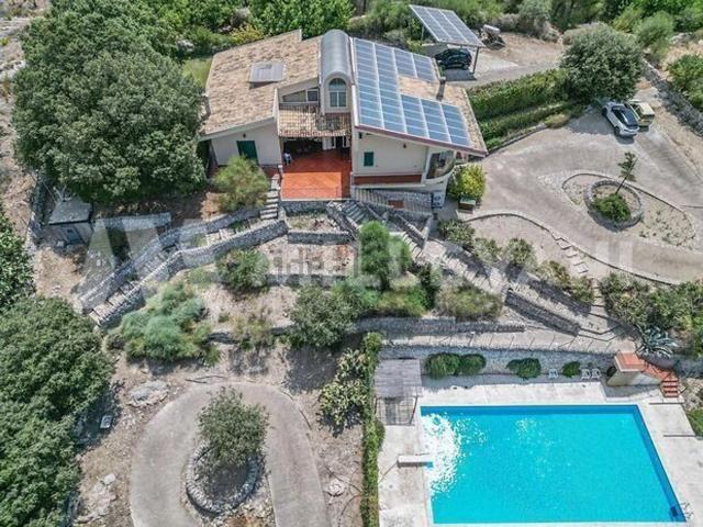 Case e ville in vendita di 250 m²