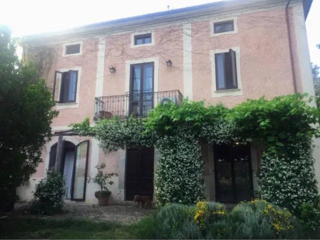 Case e ville in vendita di 250 m²