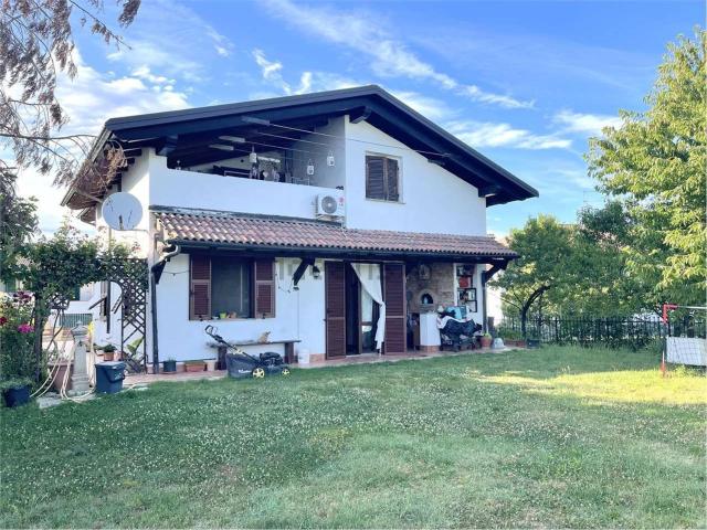 Case e ville in vendita di 250 m²