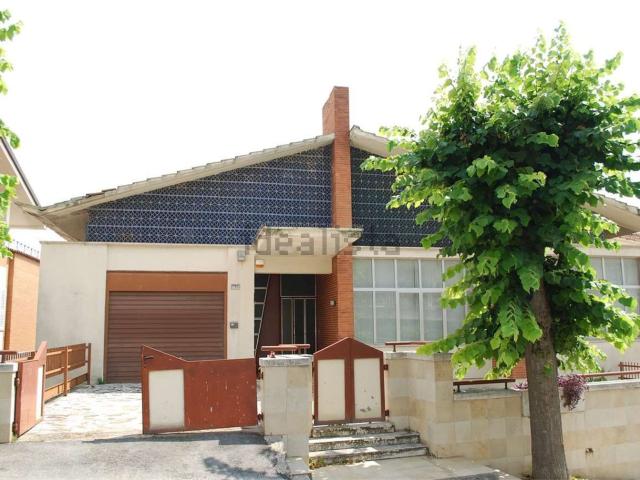 Case e ville in vendita di 250 m² in Via Risorgimento, 11