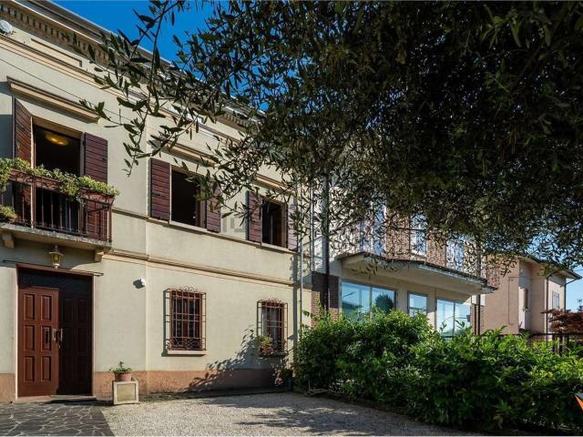 Case e ville in vendita di 250 m²