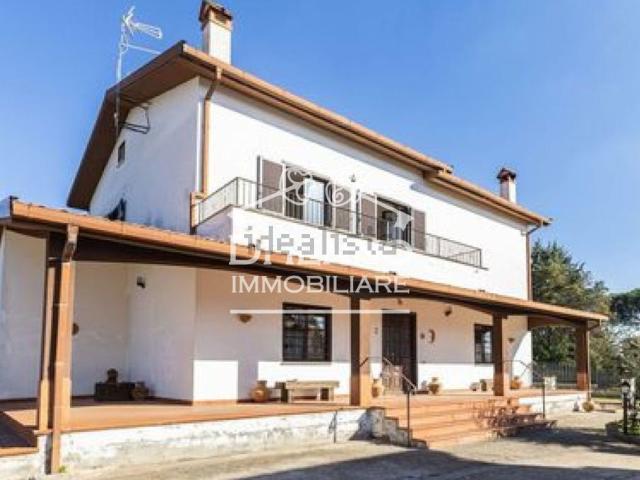 Case e ville in vendita di 250 m²