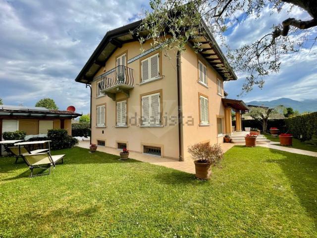Case e ville in vendita di 250 m²