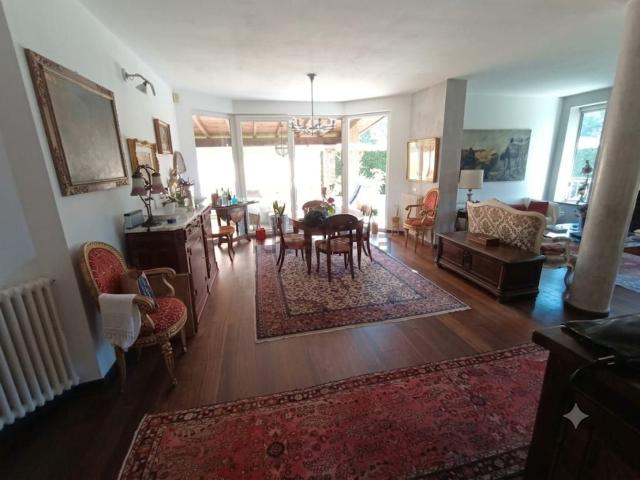 Case e ville in vendita di 250 m²