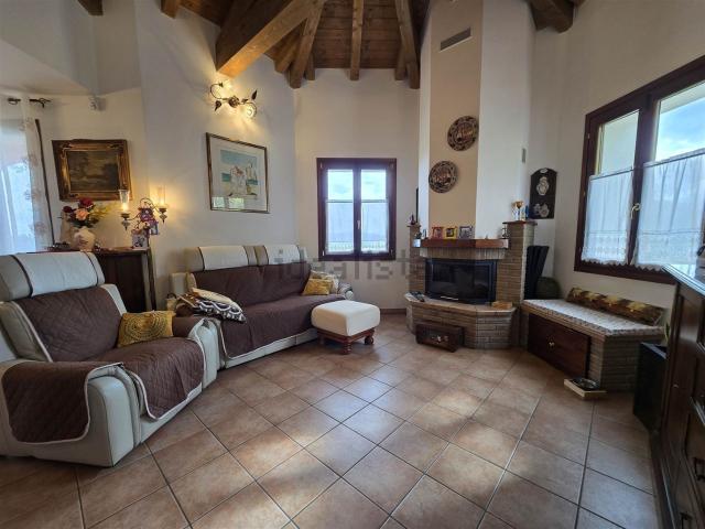 Case e ville in vendita di 250 m²