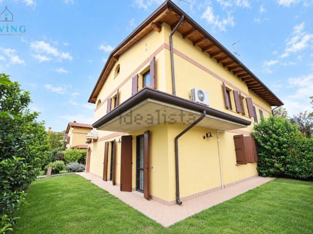 Case e ville in vendita di 250 m²
