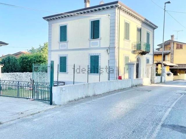 Case e ville in vendita di 250 m²
