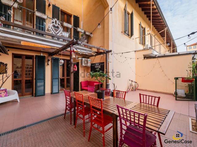 Case e ville in vendita di 250 m² in Via Comune Antico, 65