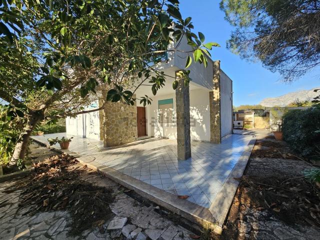 Case e ville in vendita di 250 m² in Contrada Agli Androni