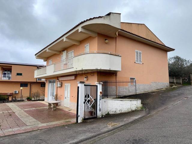 Case e ville in vendita di 250 m² in Via Cristoforo Colombo, 23