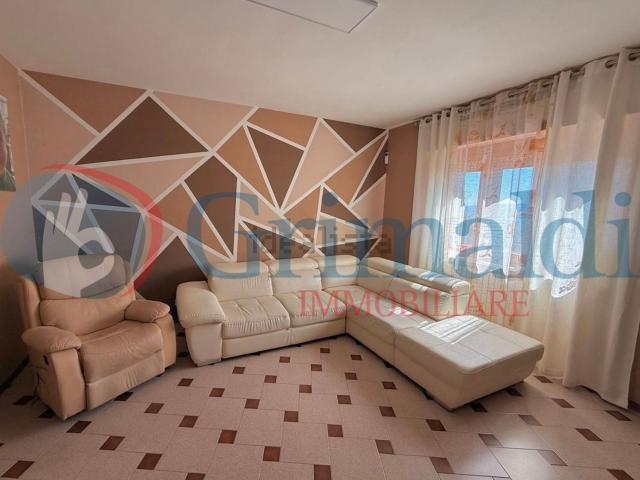 Case e ville in vendita di 250 m² in Via Ada Negri, 1