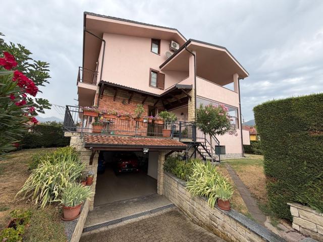 Case e ville in vendita di 250 m² in Via Almese, 61