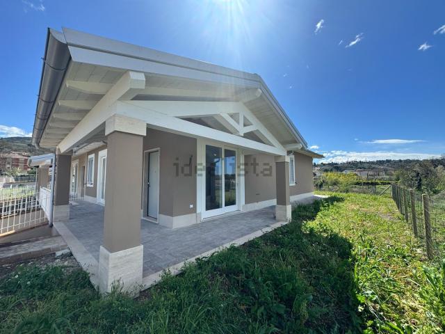 Case e ville in vendita di 250 m² in Via Augusto Murri