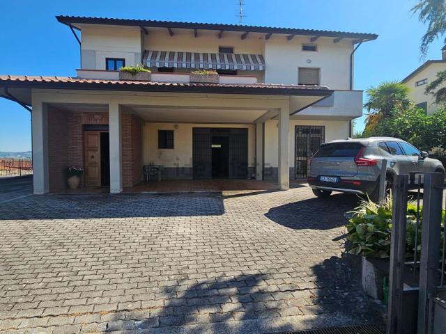 Case e ville in vendita di 250 m² in Via Bonaventura Marrani, 2