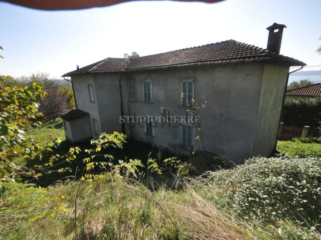 Case e ville in vendita di 250 m² in Via Bosco, 23