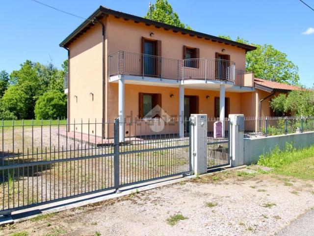 Case e ville in vendita di 250 m² in Via Bando, 40