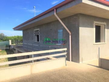 Case e ville in vendita di 250 m² in Via Belice