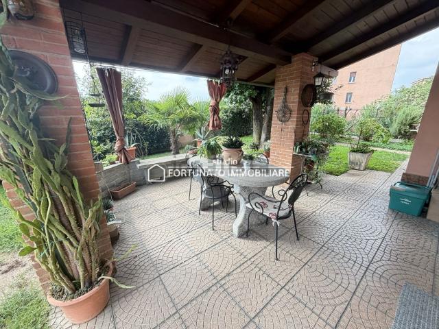 Case e ville in vendita di 250 m² in Via Brigata Matteo
