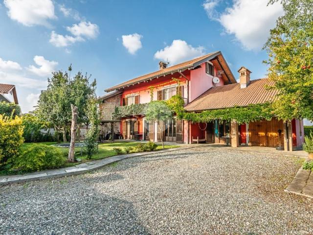 Case e ville in vendita di 250 m² in Via G. Brunero, 52