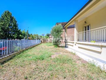 Case e ville in vendita di 250 m² in Via Gandhi, 13