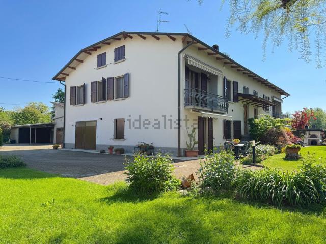 Case e ville in vendita di 250 m² in Via Girondola