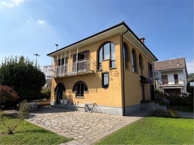 Case e ville in vendita di 250 m² in Via Gramsci, 14