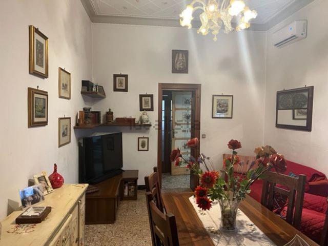 Case e ville in vendita di 250 m² in Via Gravellona