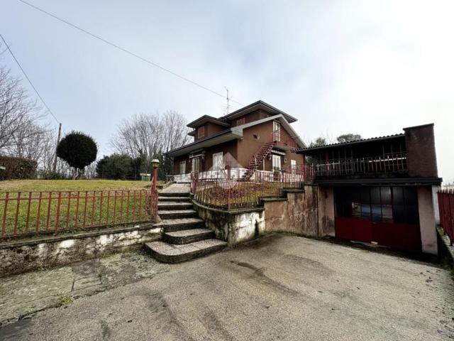 Case e ville in vendita di 250 m² in Via Guglielmo Marconi, 38