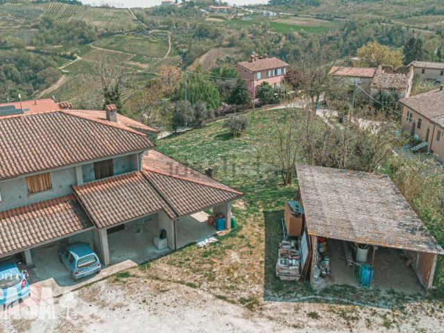 Case e ville in vendita di 250 m² in Via Doccia, 1167