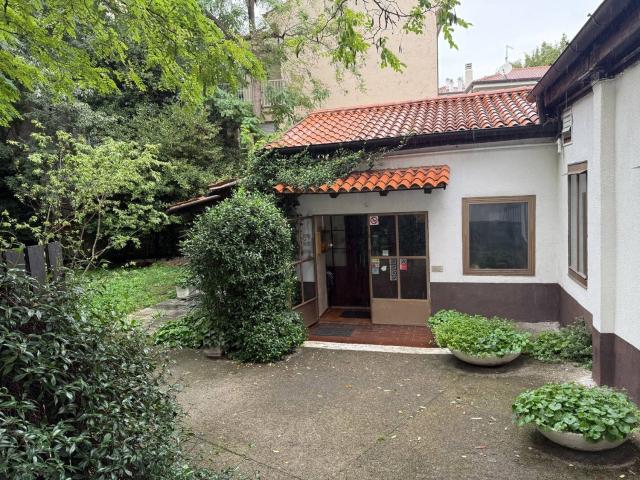 Villetta indipendente in vendita di 250 m² in Via Domenico Rossetti