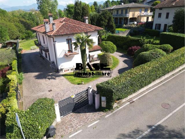 Case e ville in vendita di 250 m² in Via Donatello