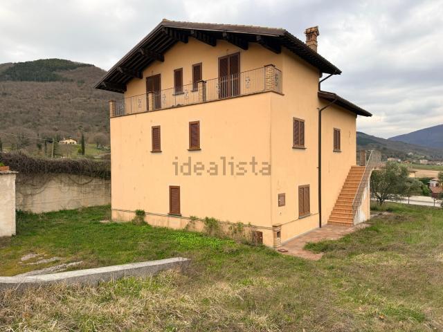 Case e ville in vendita di 250 m² in Via Dante Alighieri, 23
