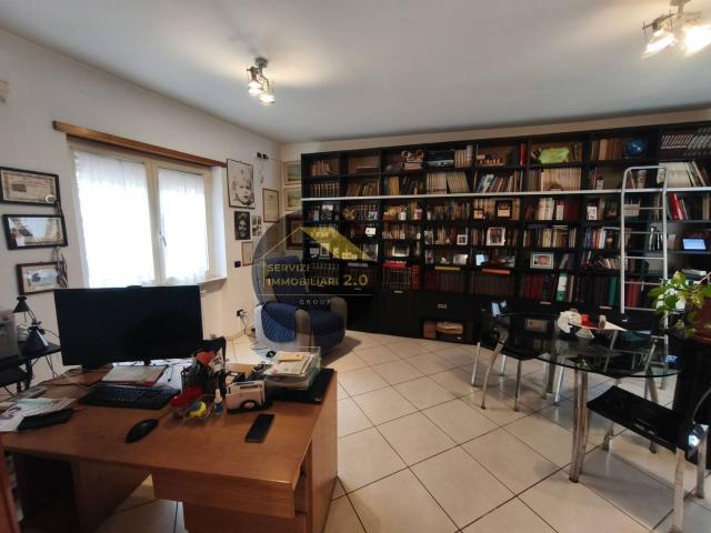 Case e ville in vendita di 250 m² in Via del Pecile, 18