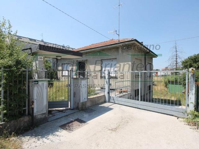 Case e ville in vendita di 250 m² in Via delle Cave
