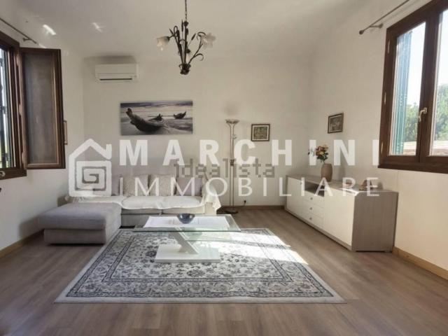 Case e ville in vendita di 250 m² in Via delle Gavine, 69