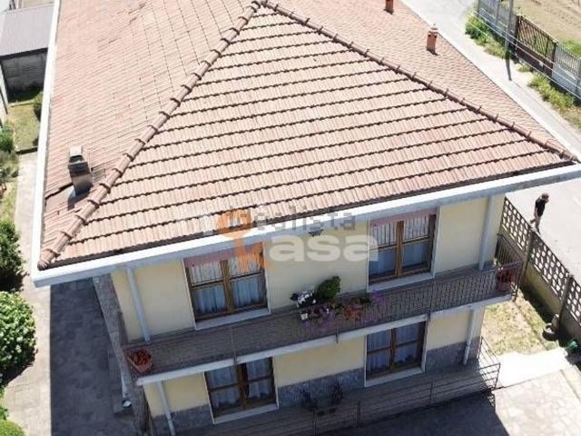 Case e ville in vendita di 250 m² in Via Delle Pellizzine, 5