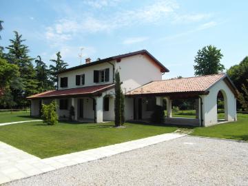 Case e ville in vendita di 250 m² in Via Eraclea