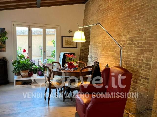 Case e ville in vendita di 250 m² in Via Fonte Nuova, 18