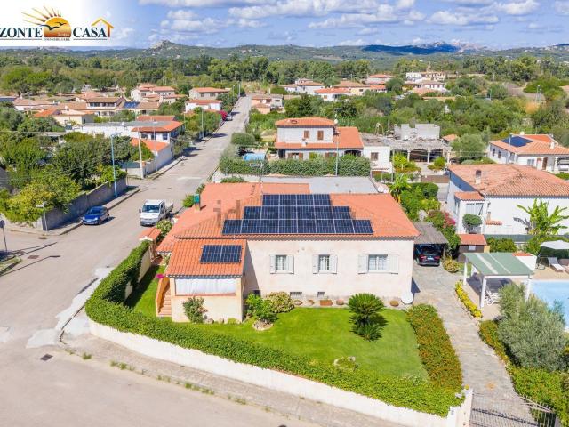 Case e ville in vendita di 250 m² in Via Filigheddu Pasquale, 17