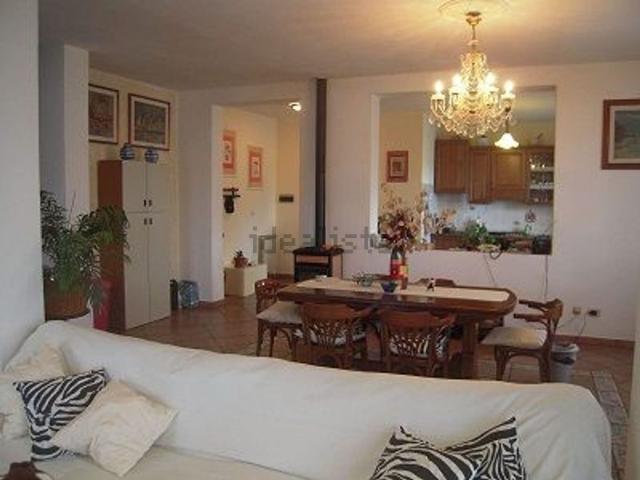 Case e ville in vendita di 250 m² in Via Fratelli Rosselli