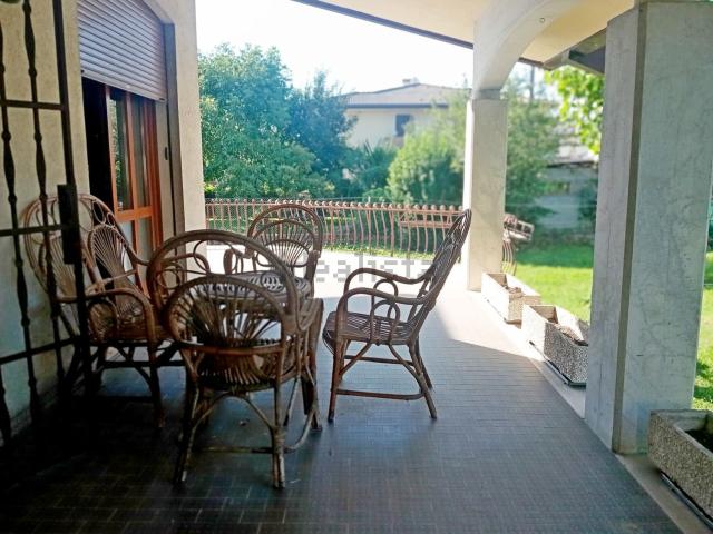Case e ville in vendita di 250 m² in Via Isonzo