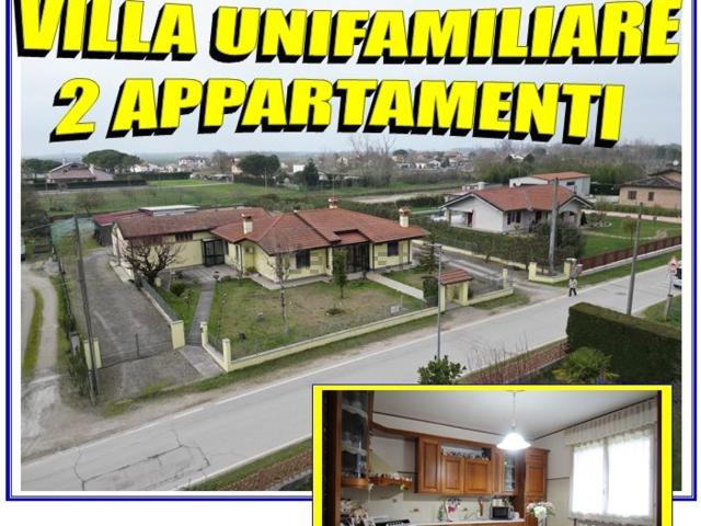 Case e ville in vendita di 250 m² in Via IV Novembre, 100