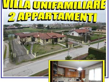 Case e ville in vendita di 250 m² in Via IV Novembre, 100