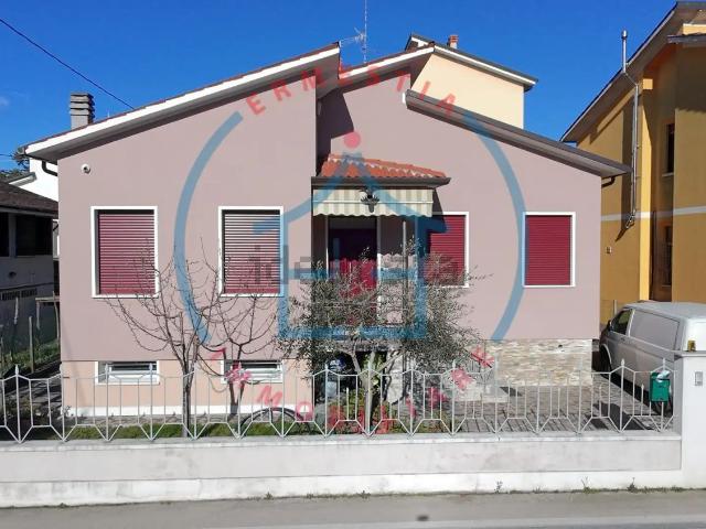 Case e ville in vendita di 250 m² in Via Jacopo Parisato