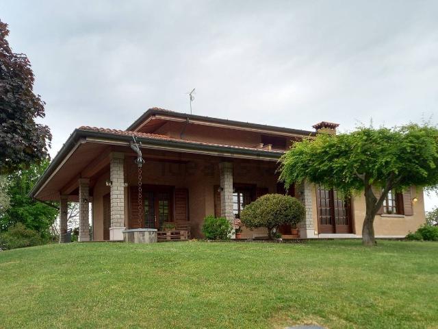 Case e ville in vendita di 250 m² in Via Loreto, 4