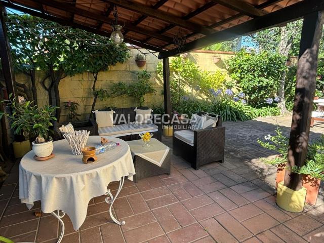 Case e ville in vendita di 250 m² in Via Labindo