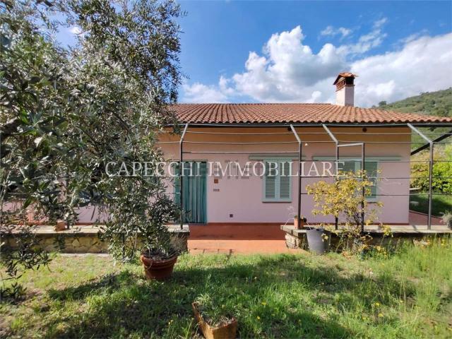 Case e ville in vendita di 250 m² in Via Lucchese, 700
