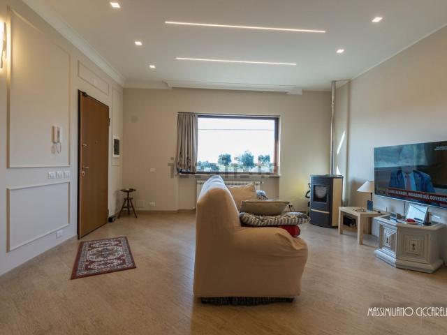 Case e ville in vendita di 250 m² in Via Montagnano