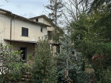Case e ville in vendita di 250 m² in Via Montisola